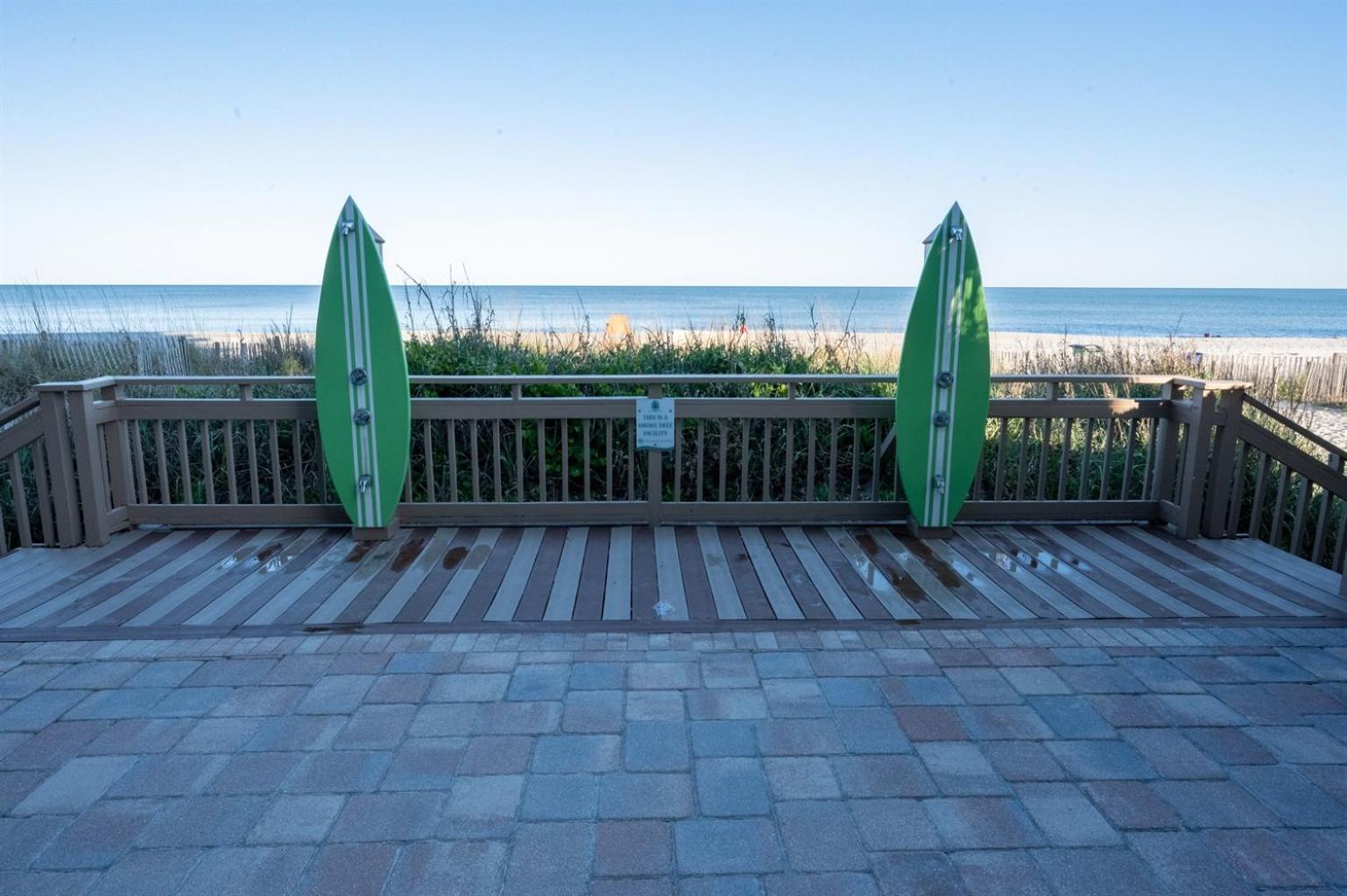 Holiday home Oceanfront Remodeled With Pools, Coral *